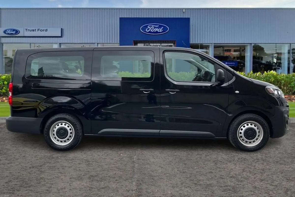 Vauxhall Vivaro 100kW Combi L 50kWh 5dr Auto - Image 3
