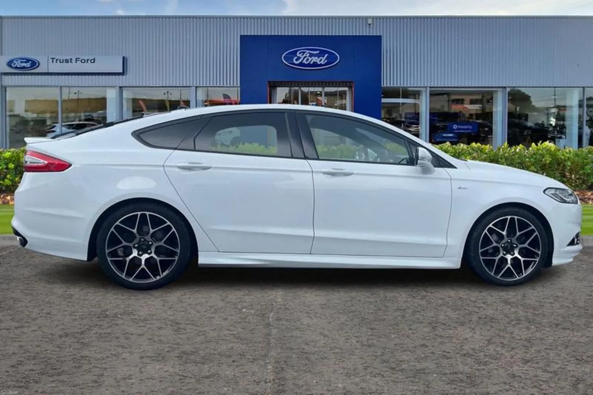 Ford Mondeo 2.0 TDCi 180 ST-Line Edition 5dr - Image 3