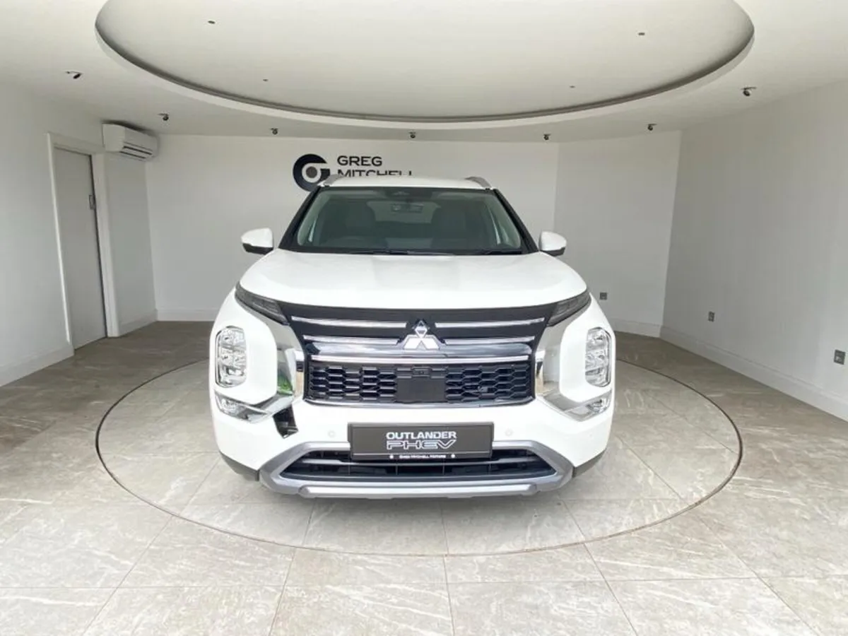 Mitsubishi Outlander 2.4 PHEV Nativa 5dr Auto - Image 2