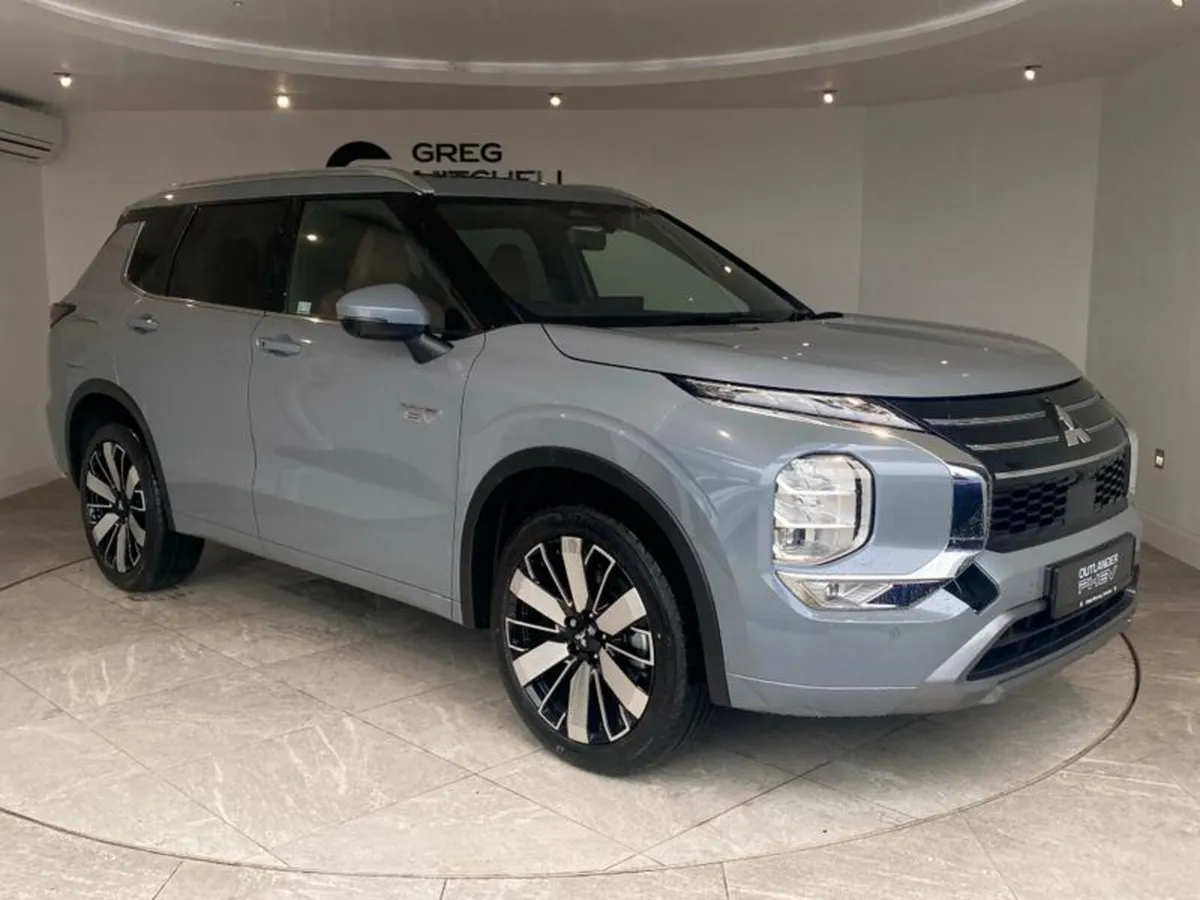 Mitsubishi Outlander 2.4 PHEV Diamond 5dr Auto - Image 1
