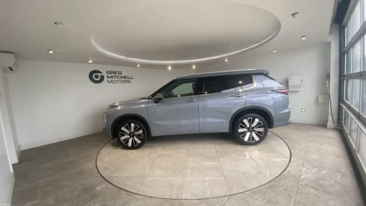 Mitsubishi Outlander 2.4 PHEV Diamond 5dr Auto - Image 5