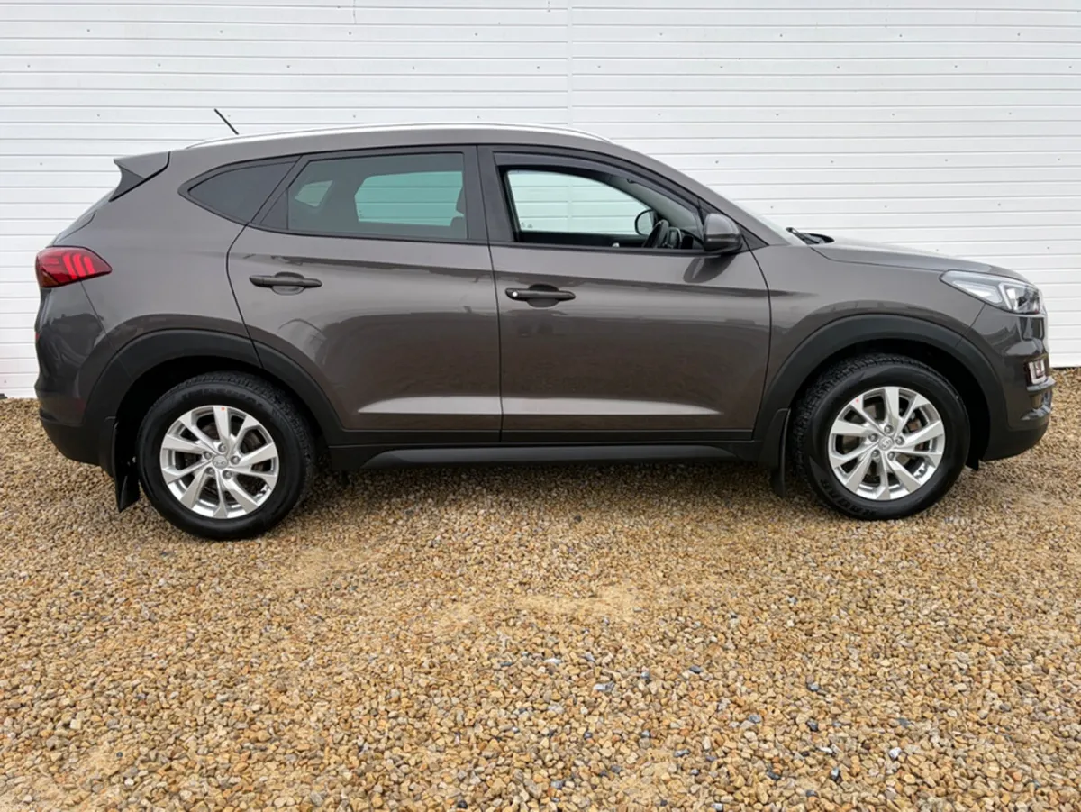 Hyundai Tucson IX35 COMFORT PLUS 5DR - Image 2