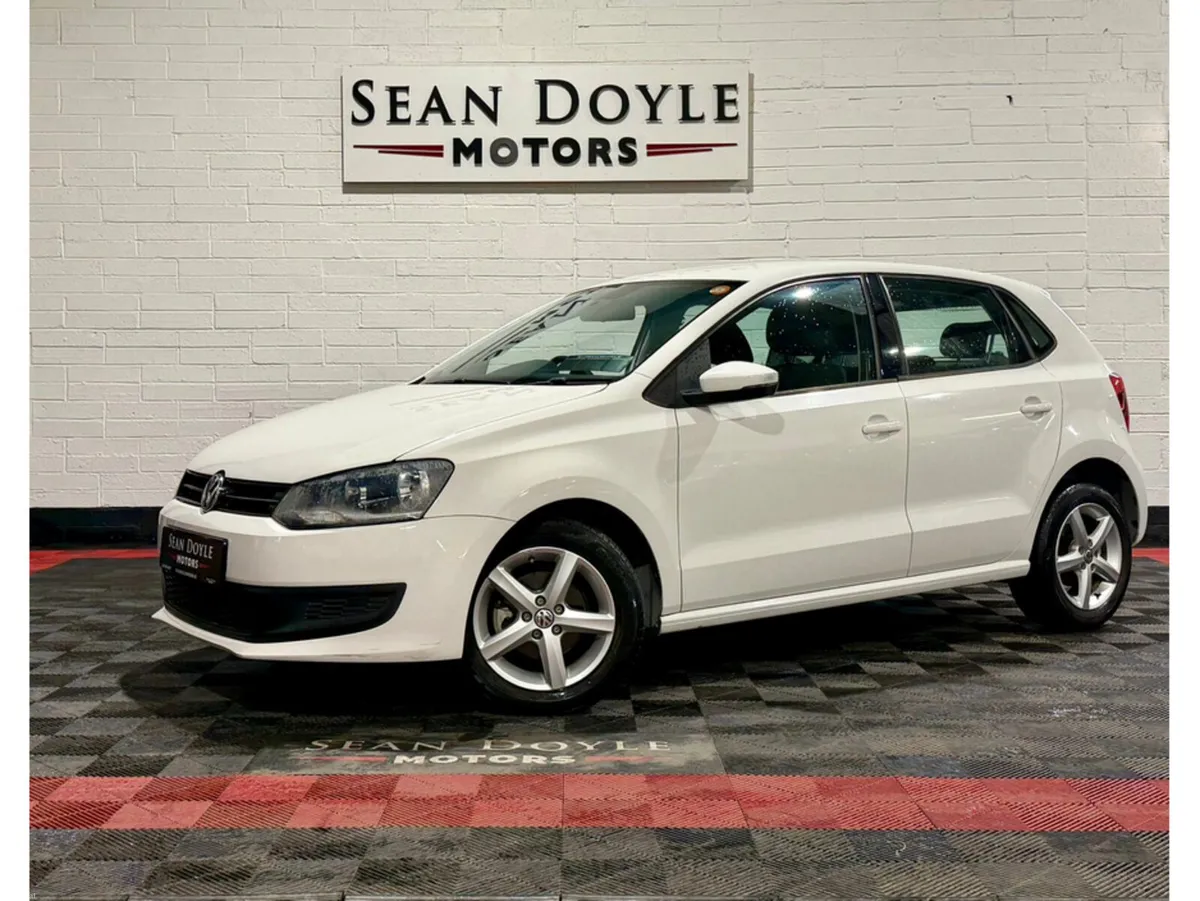Volkswagen Polo 2014 1.2 TSI PETROL AUTOMATIC - Image 3
