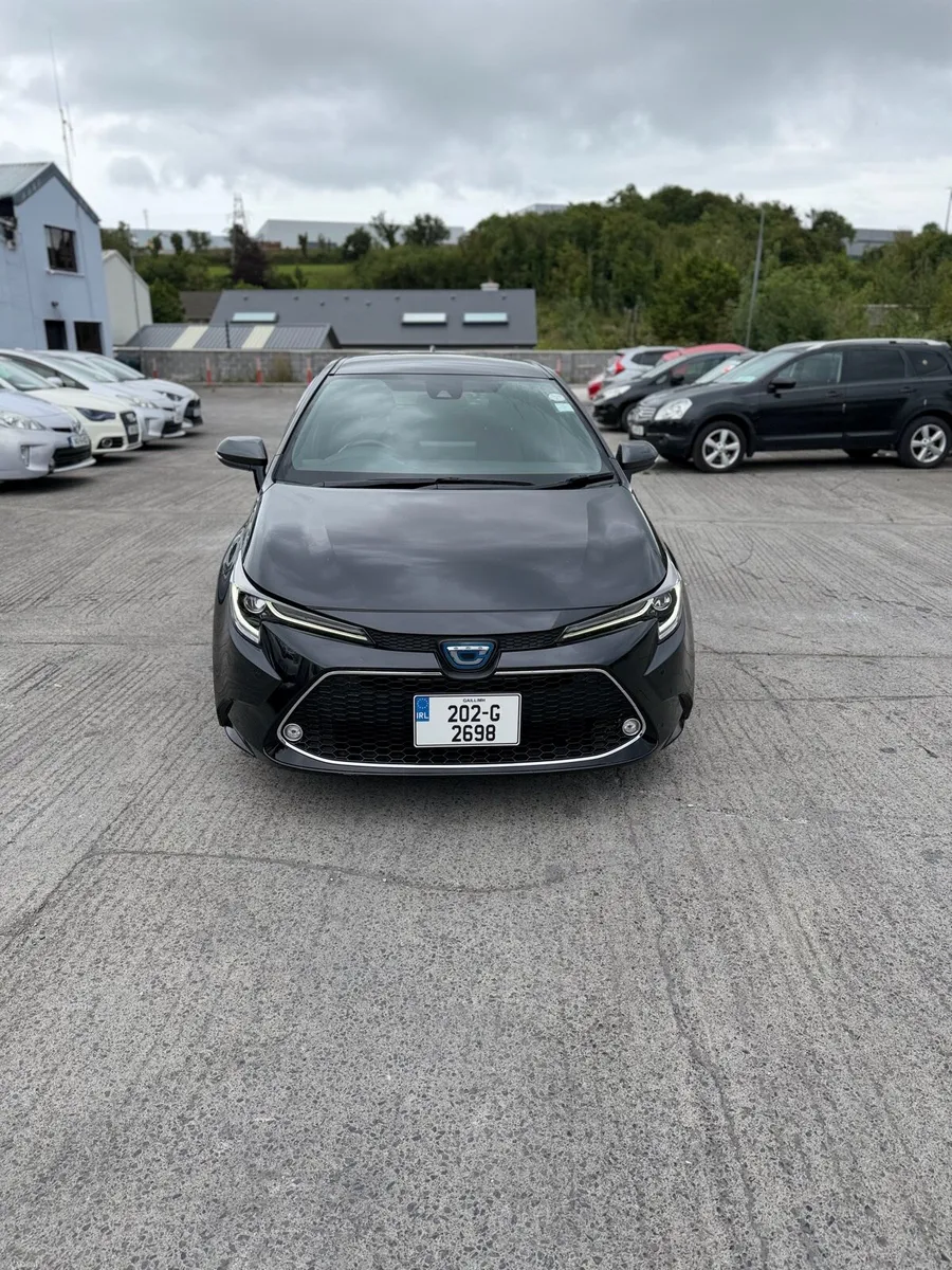 2020 Toyota Corolla Touring Hybrid - Image 1