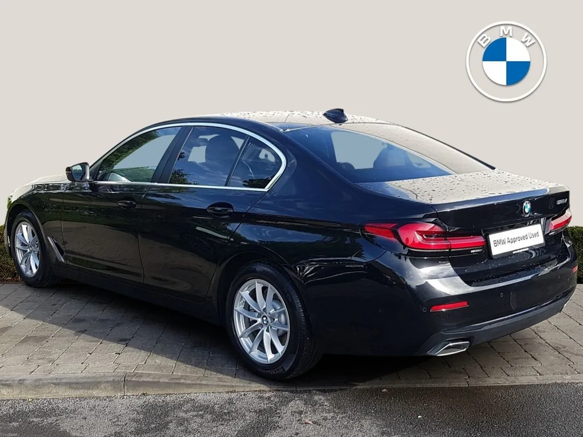 BMW 5-Series 520d SE - Image 2
