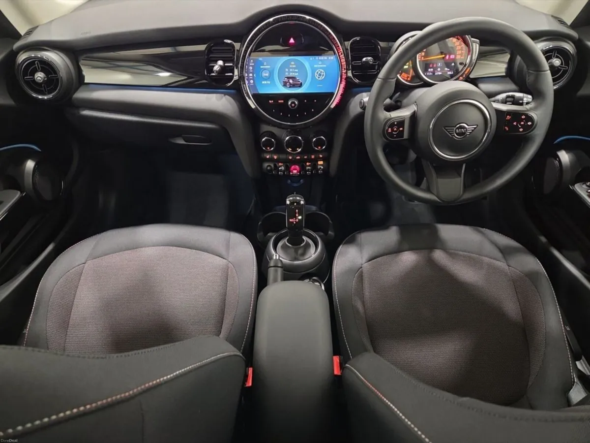 Mini Cooper Cooper Classic Auto - Image 4