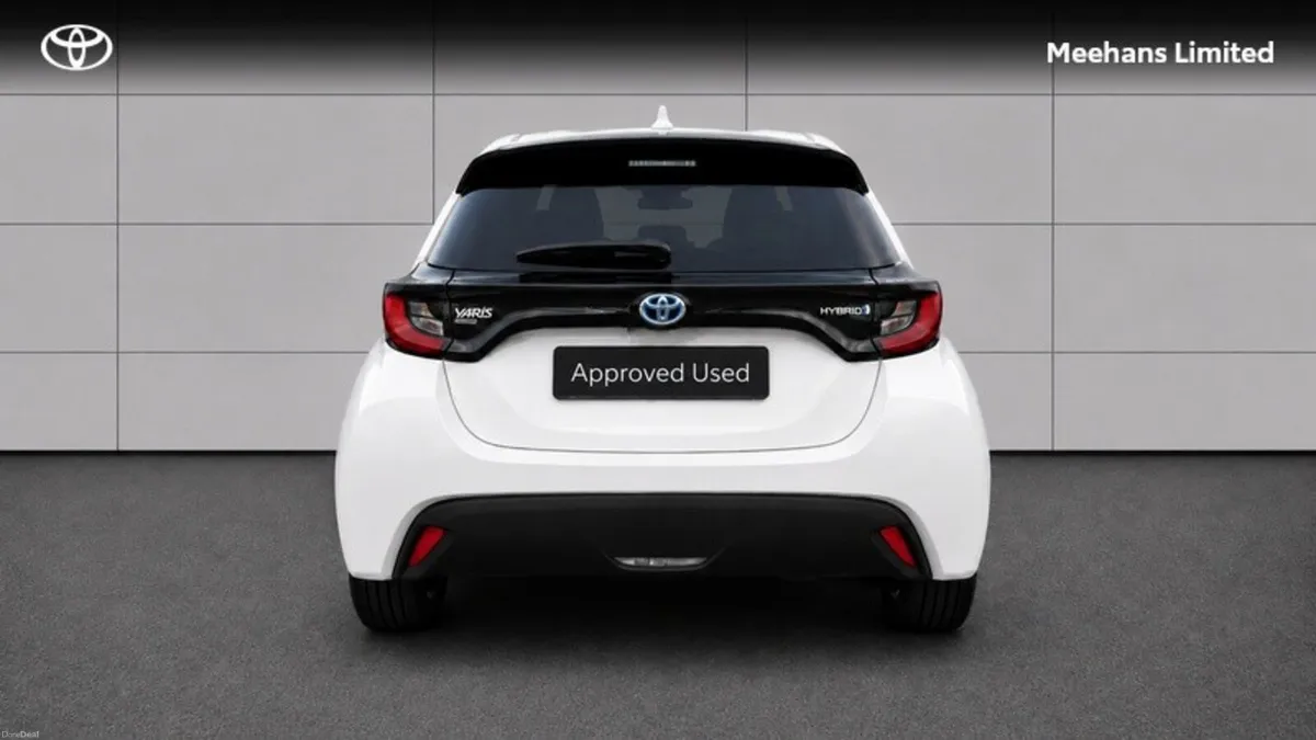Toyota Yaris YARIS 1.5 HYBRID LUNA - Image 4
