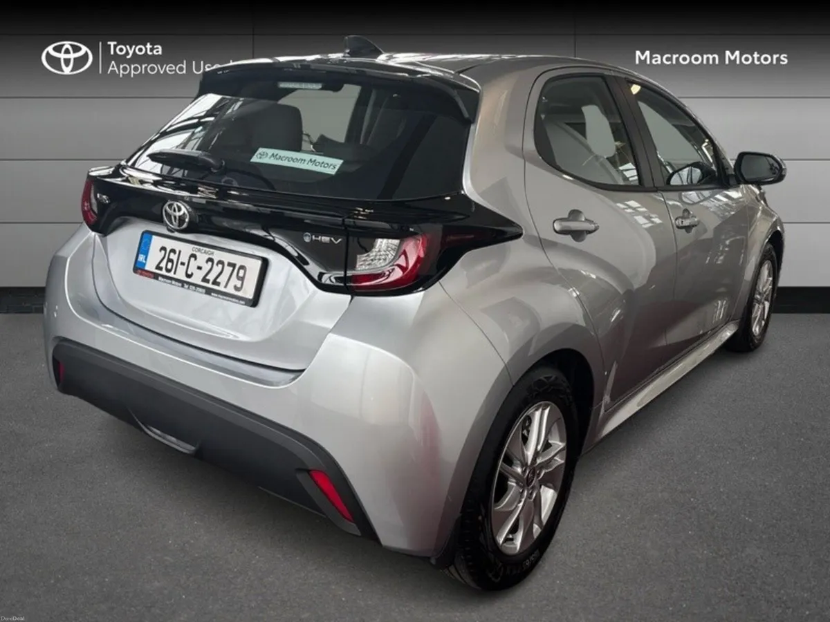 Toyota Yaris Yaris HEV Luna - Image 2