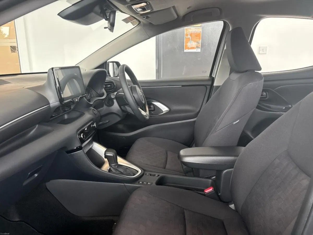 Toyota Yaris Yaris HEV Luna - Image 6