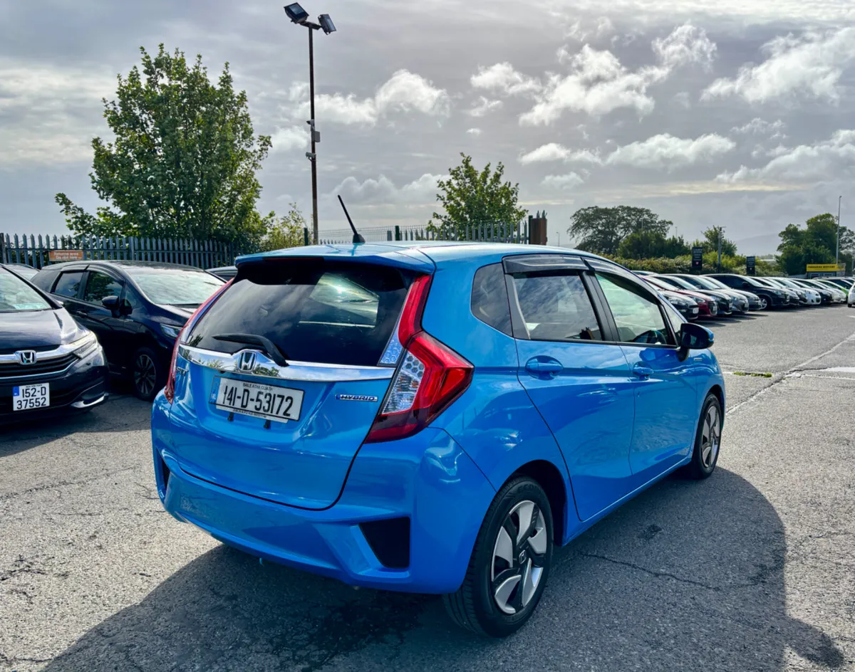 HONDA FIT 2014  (1.5, HYBRID) - Image 6