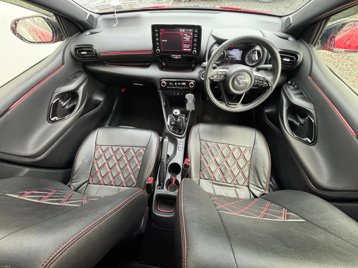 TOYOTA YARIS - Image 6