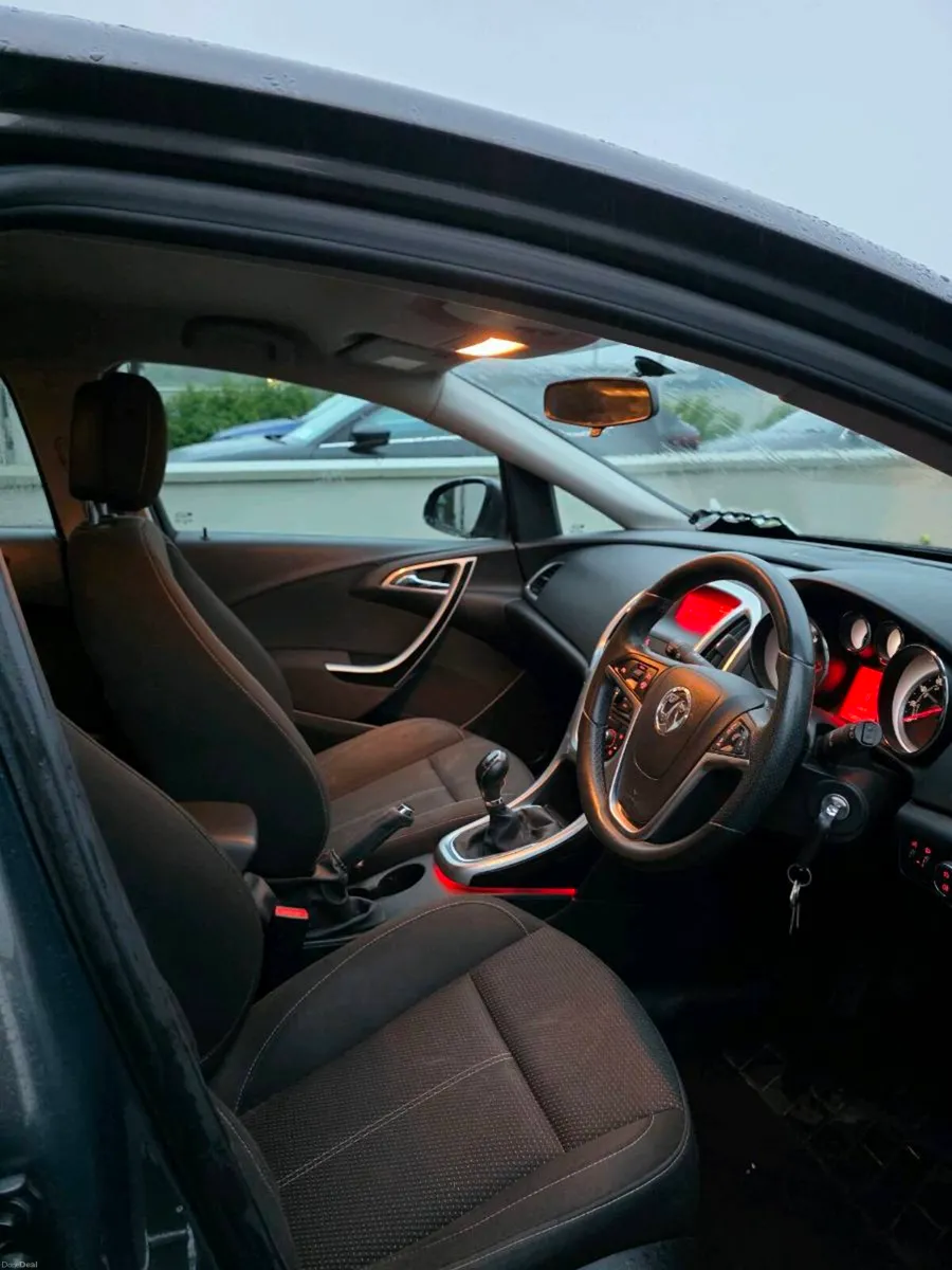 2014 Vauxhall Astra 1.4 petrol - Image 2