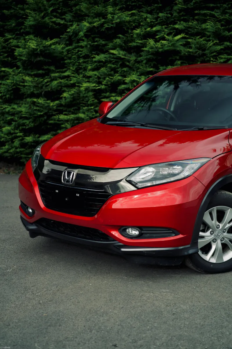 Honda Vezel Hybrid 2018 | Ultra Low Mileage - Image 5