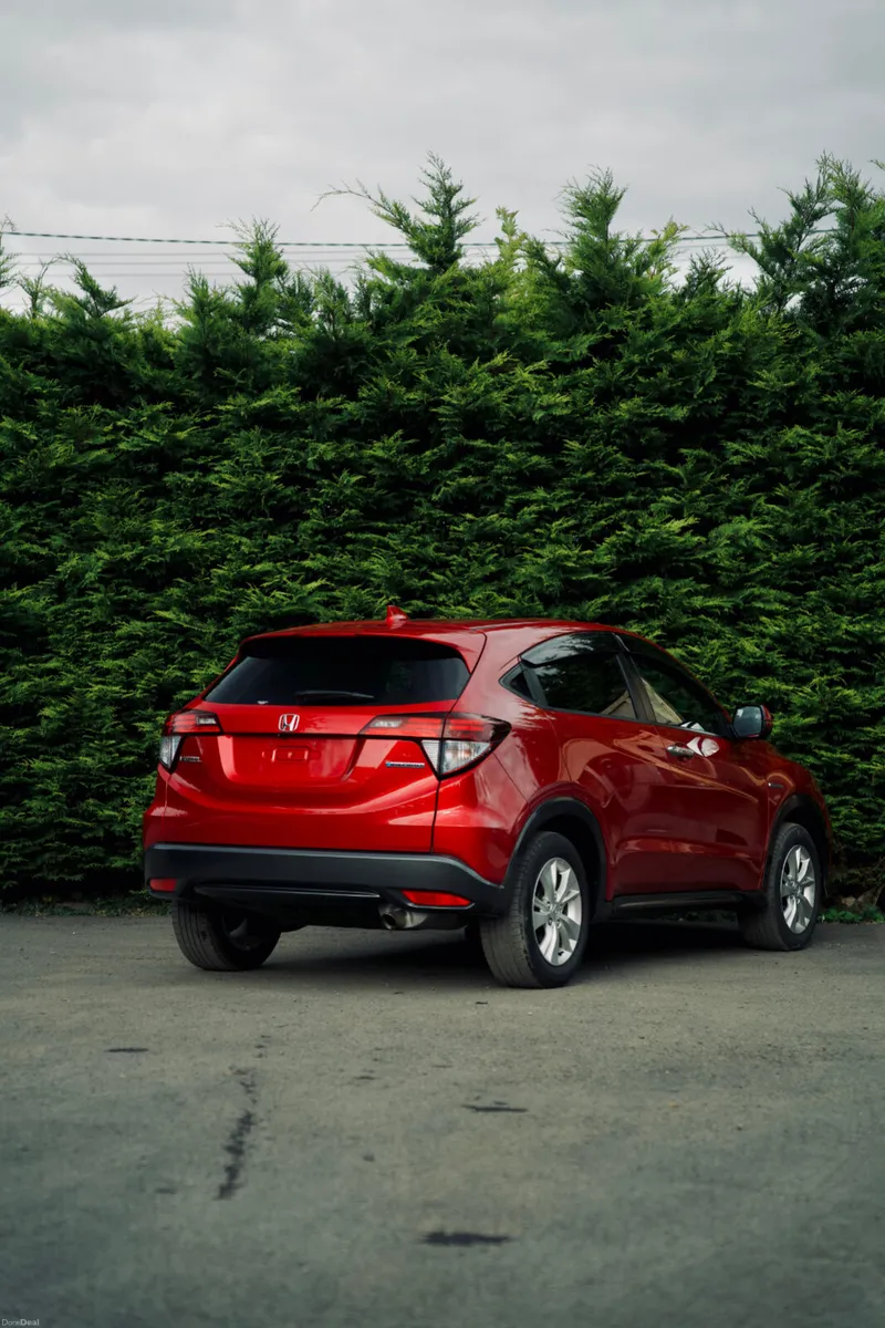 Honda Vezel Hybrid 2018 | Ultra Low Mileage - Image 2