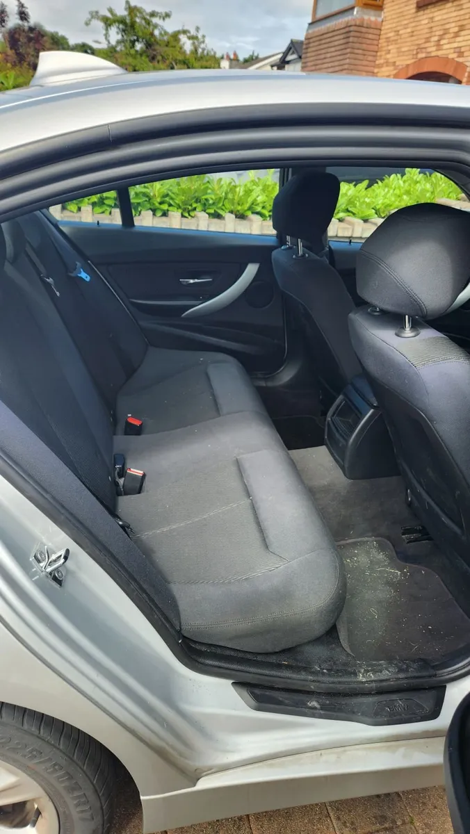 BMW 3-Series 2012 - Image 6