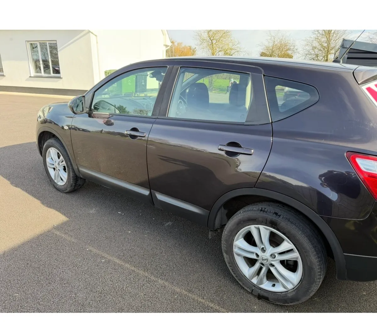 Low km Nissan qushqai - Image 6