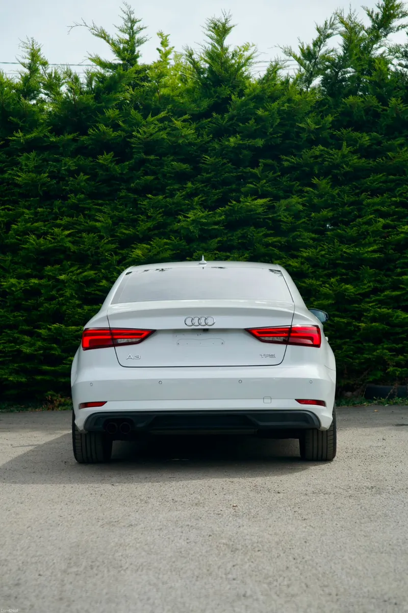 Audi A3 Sedan TFSI  S-TRONIC 2018 - Image 3