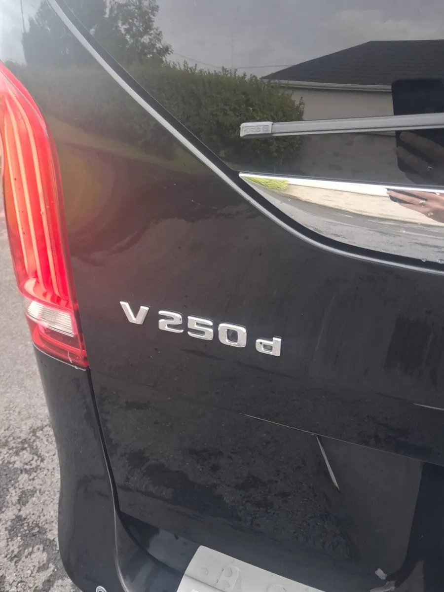 181 Mercedes V-Class - Image 4