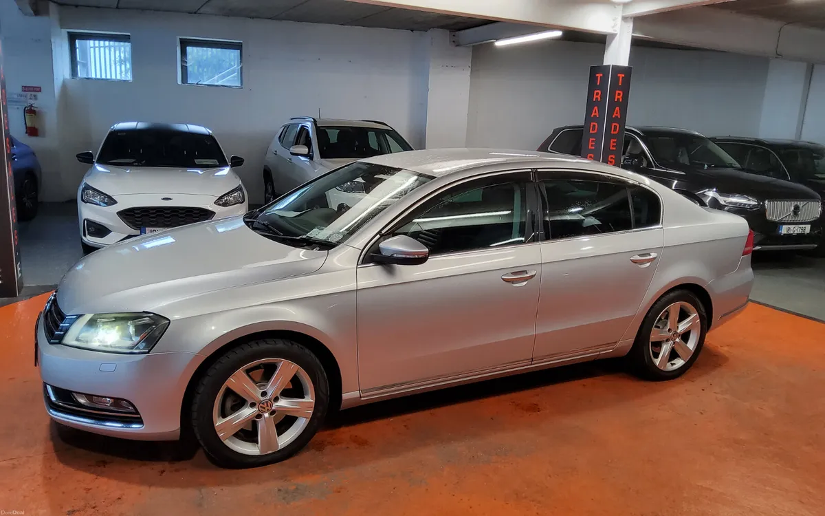 Volkswagen Passat 2011 - Image 6