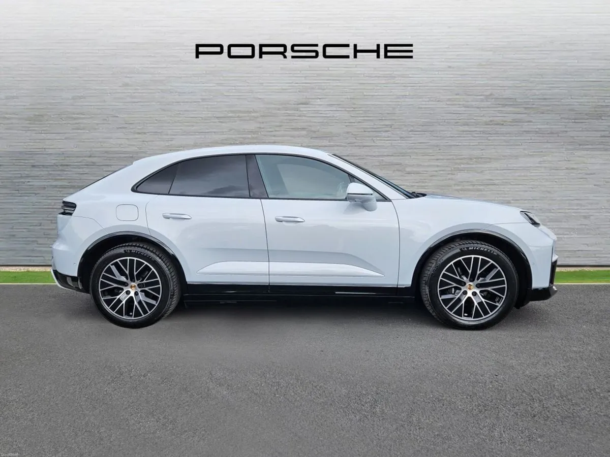 Porsche Macan Electric - Image 4