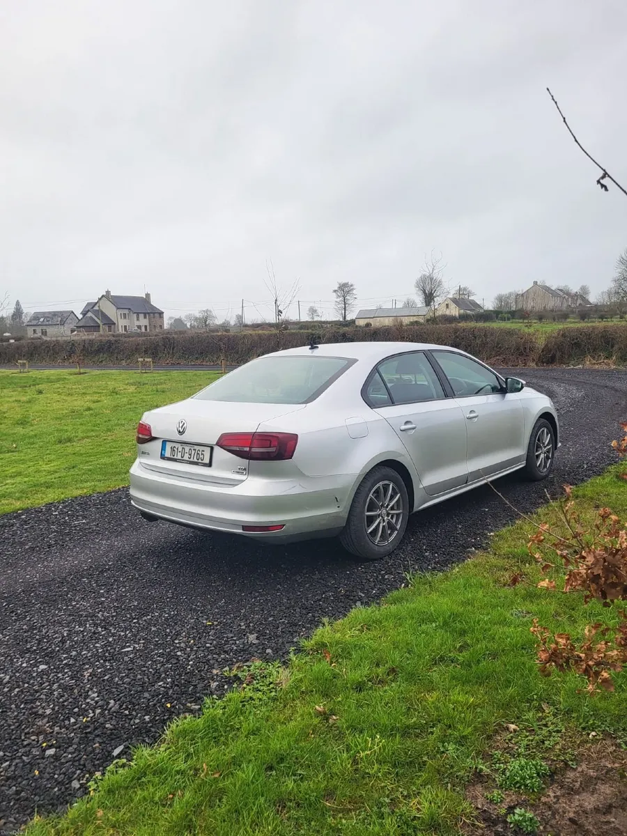 Volkswagen Jetta 2016 - Image 4