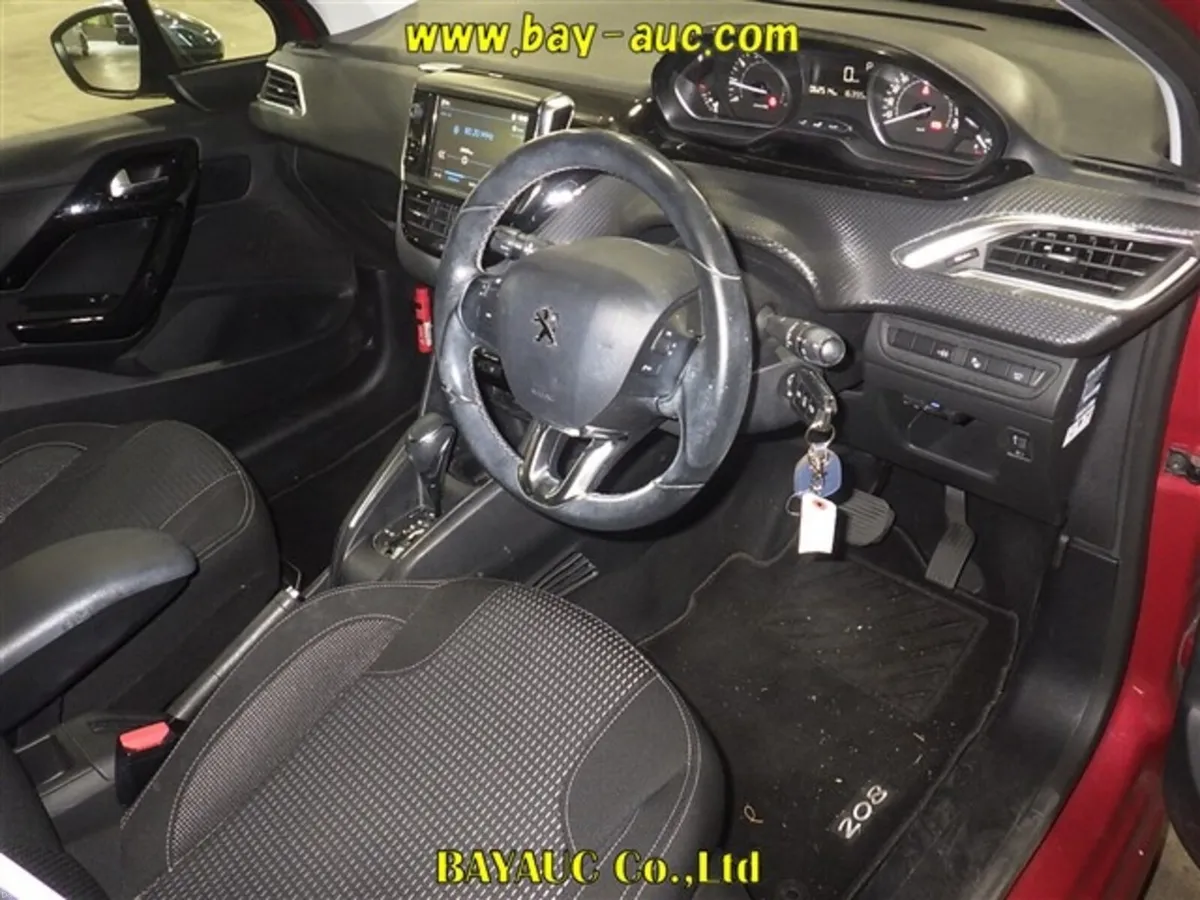PEUGEOT 208 1.2 ALLURE AUTO 2018 - Image 4