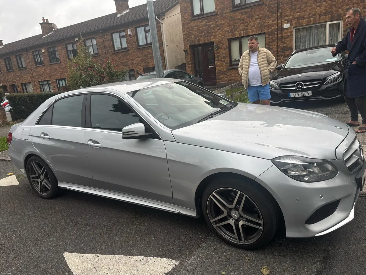 Mercedes Benz E300 hybrid - Image 3