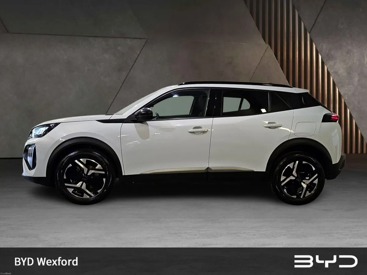 Peugeot 2008 1.2 MHEV Puretech 136bhp Allure - Image 4