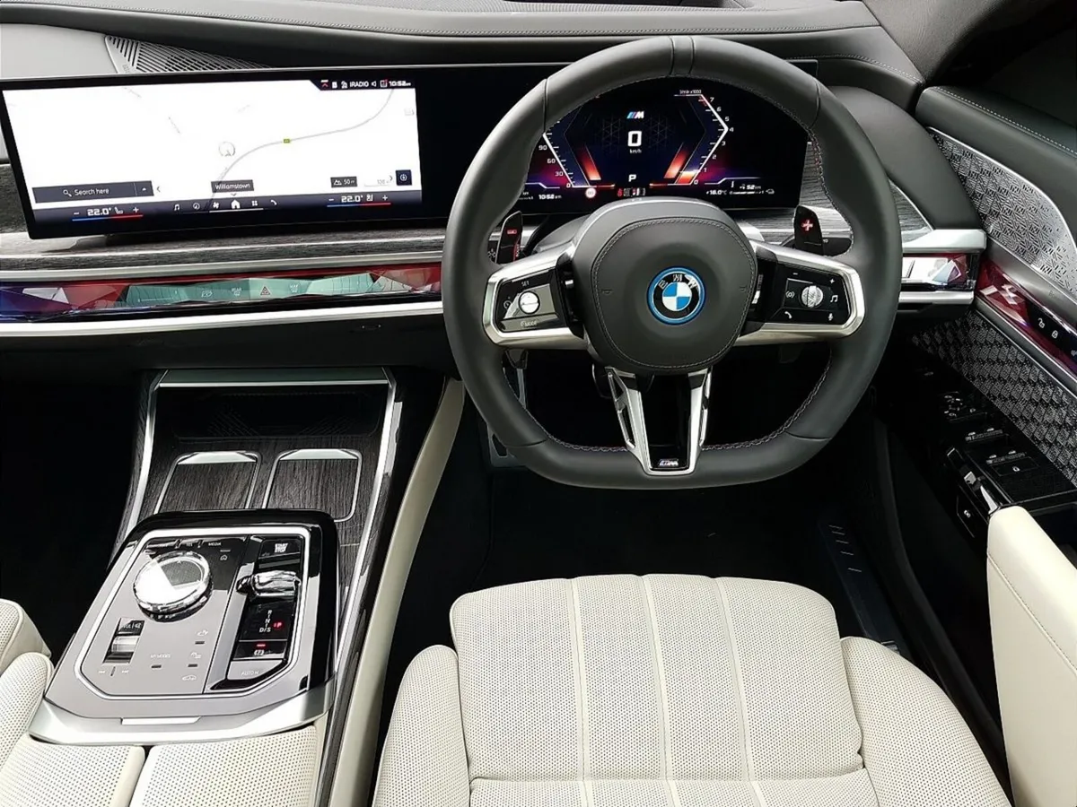 BMW 7-Series M760e xDrive - Image 5