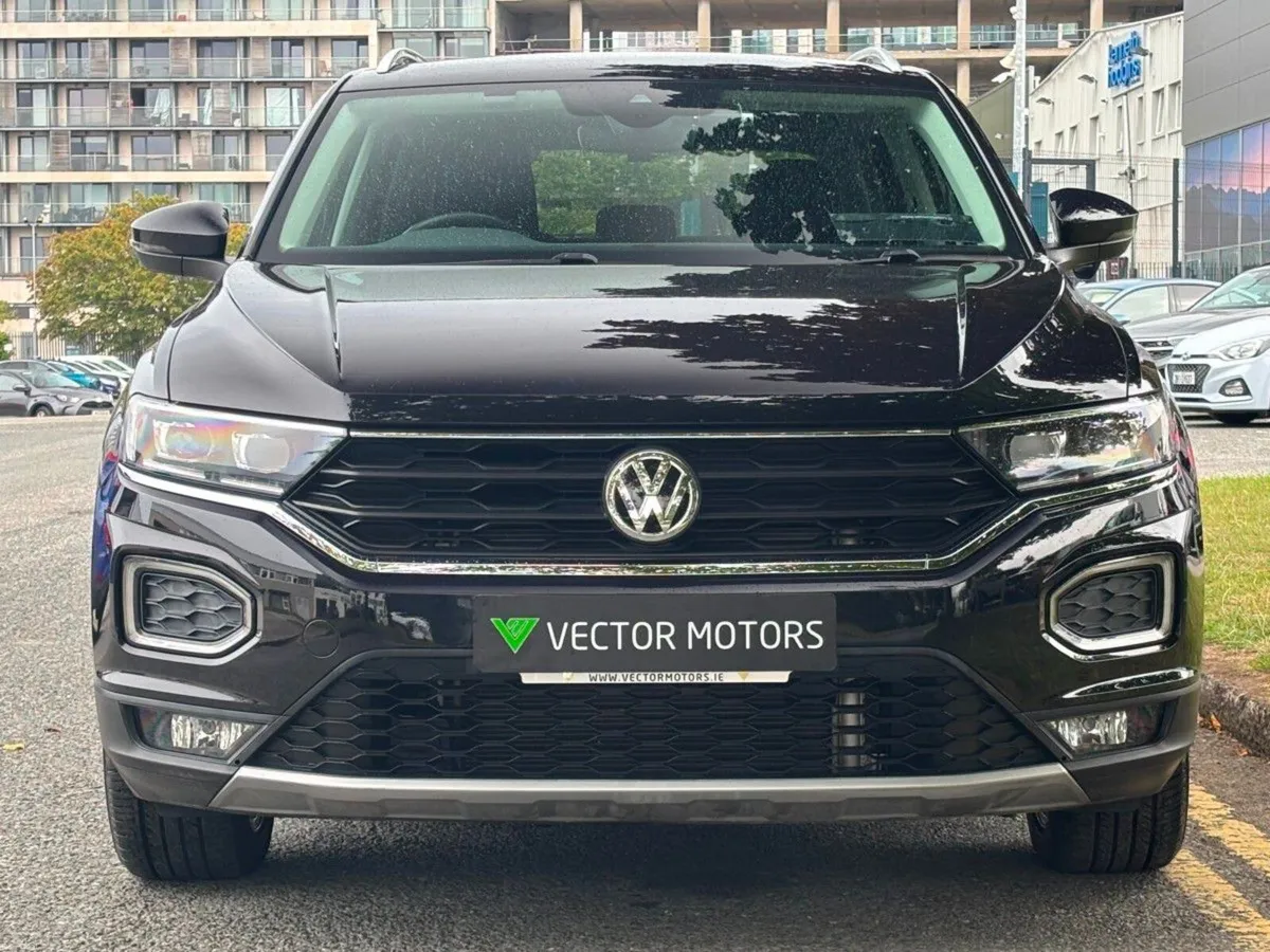 Volkswagen T-Roc STYLE DESIGN 2.0 TDI AUTO NEW NCT - Image 3