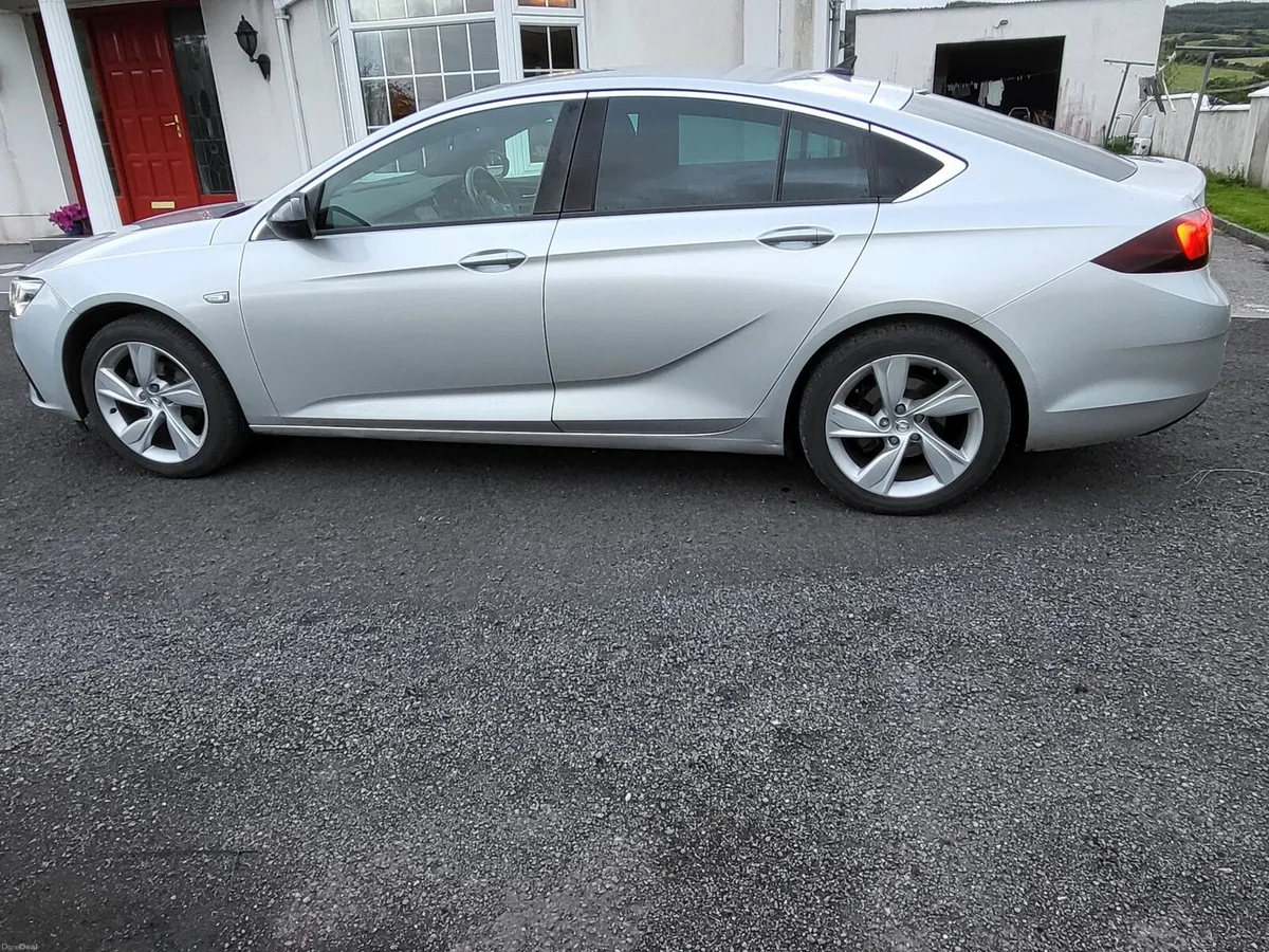Car - Image 2