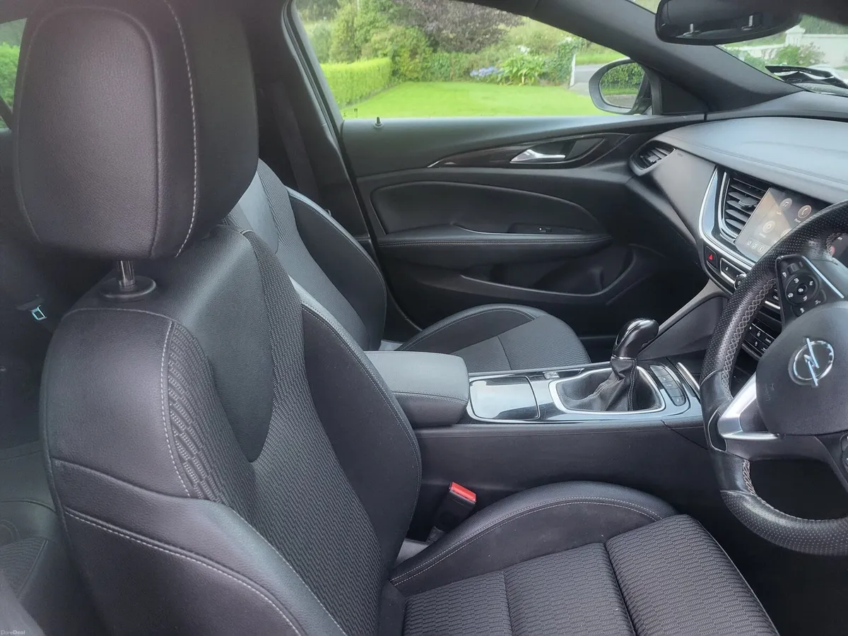 Car - Image 5