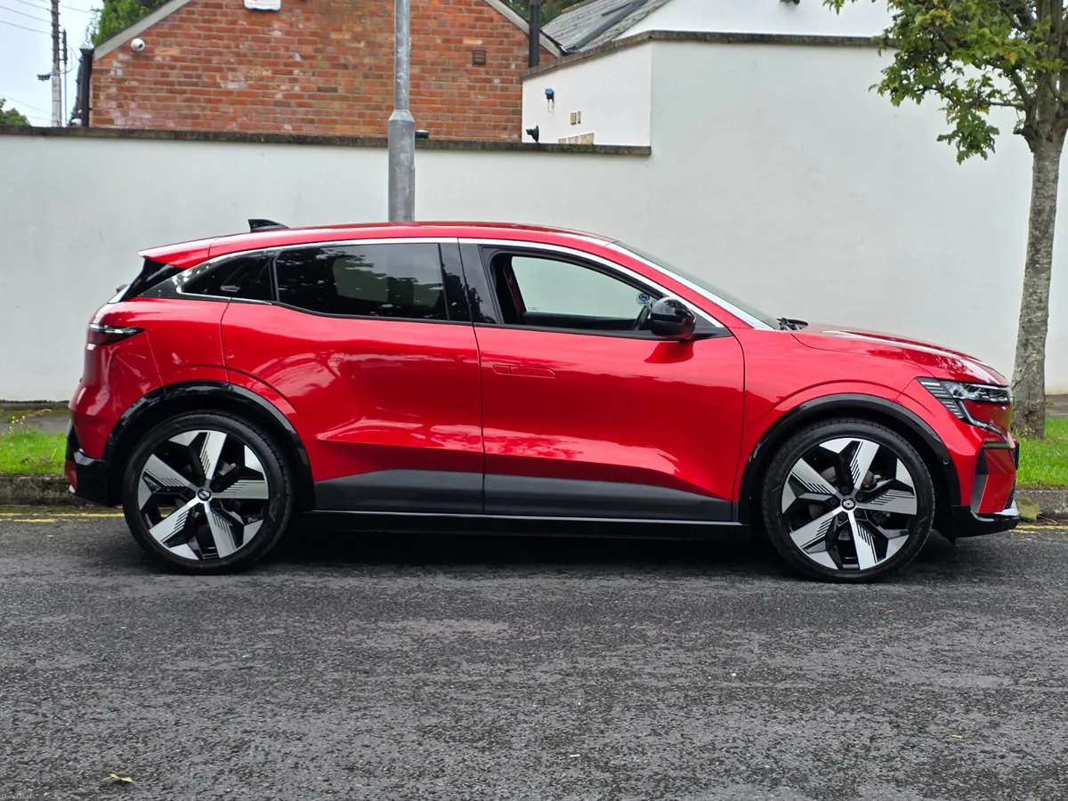 2024 Renault Megane E-Tech EV40 Techno *Only 13k* - Image 6