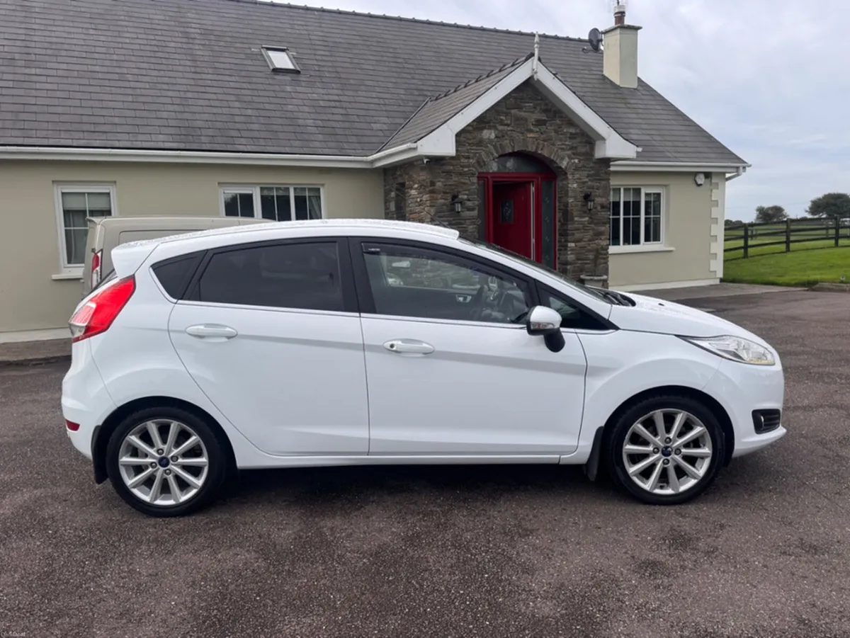Ford Fiesta MCA TITANIUM 1.25 60PS M5 5 5DR 4DR - Image 5