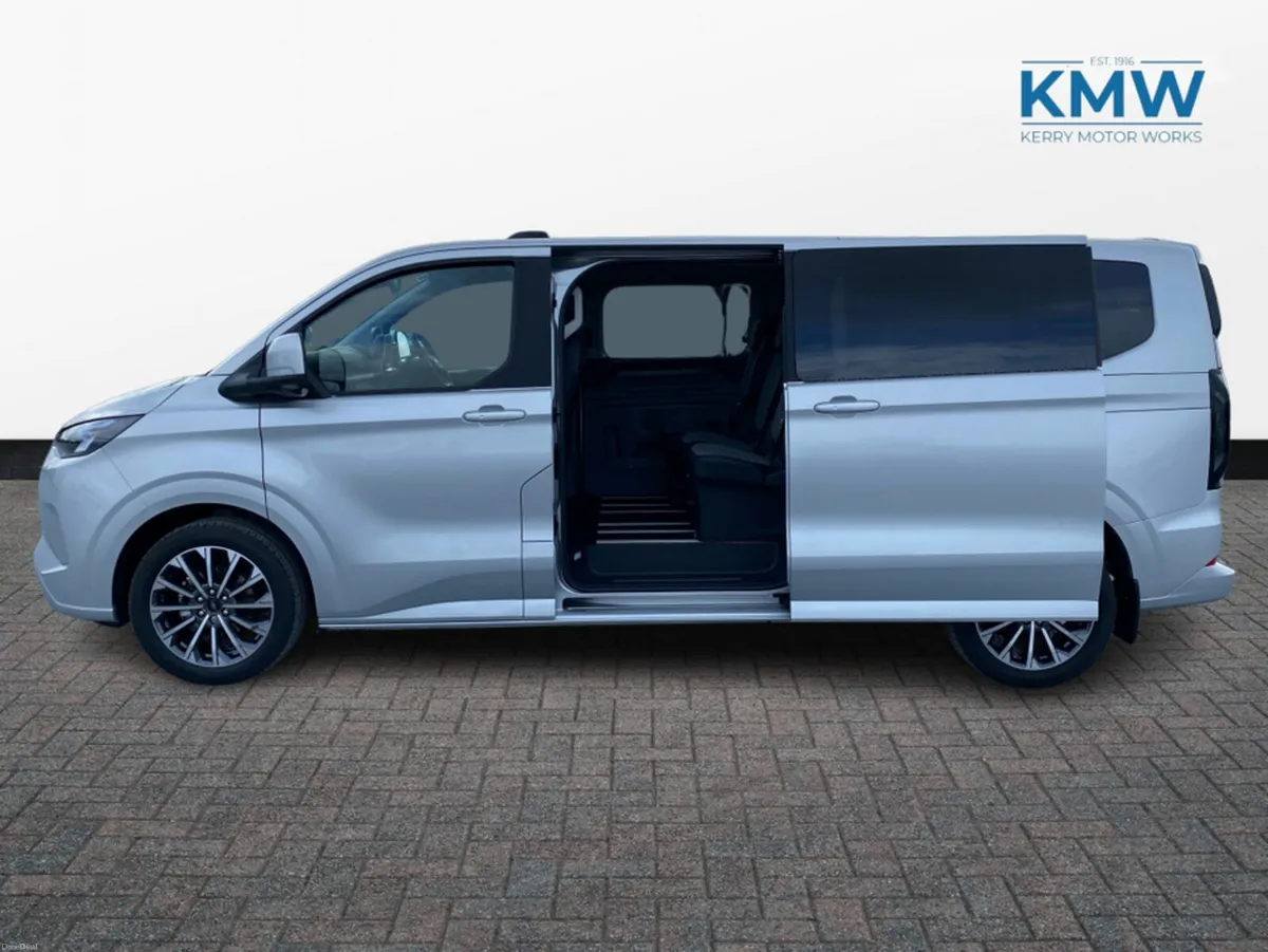 Ford Tourneo Custom 2.5 LWB Limited..Luxe Pack..Hu - Image 5