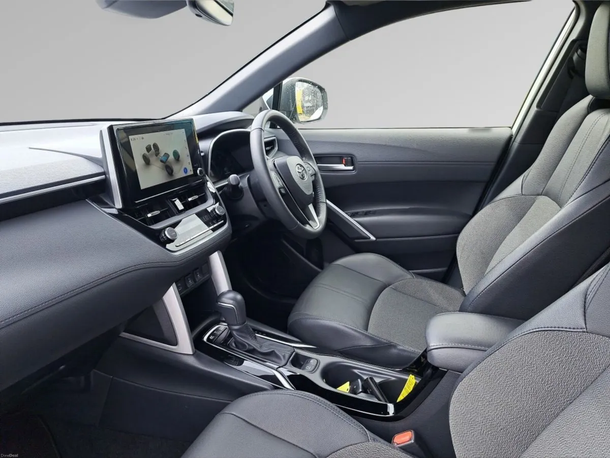 Toyota Corolla Cross Z HYBRID AUTO - Image 4