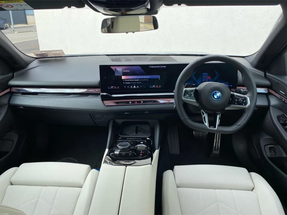 BMW 5-Series 530e M Sport Saloon - Image 4