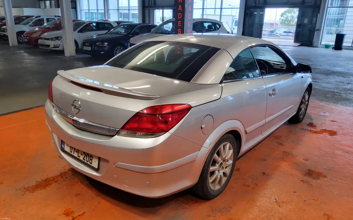 Opel Astra 2007 - Image 2