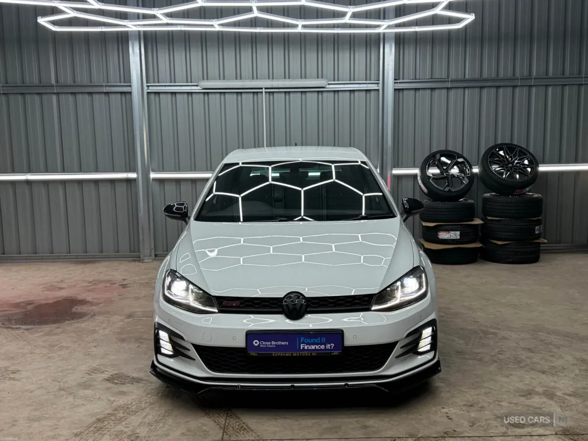 Volkswagen Golf 2017 - Image 2