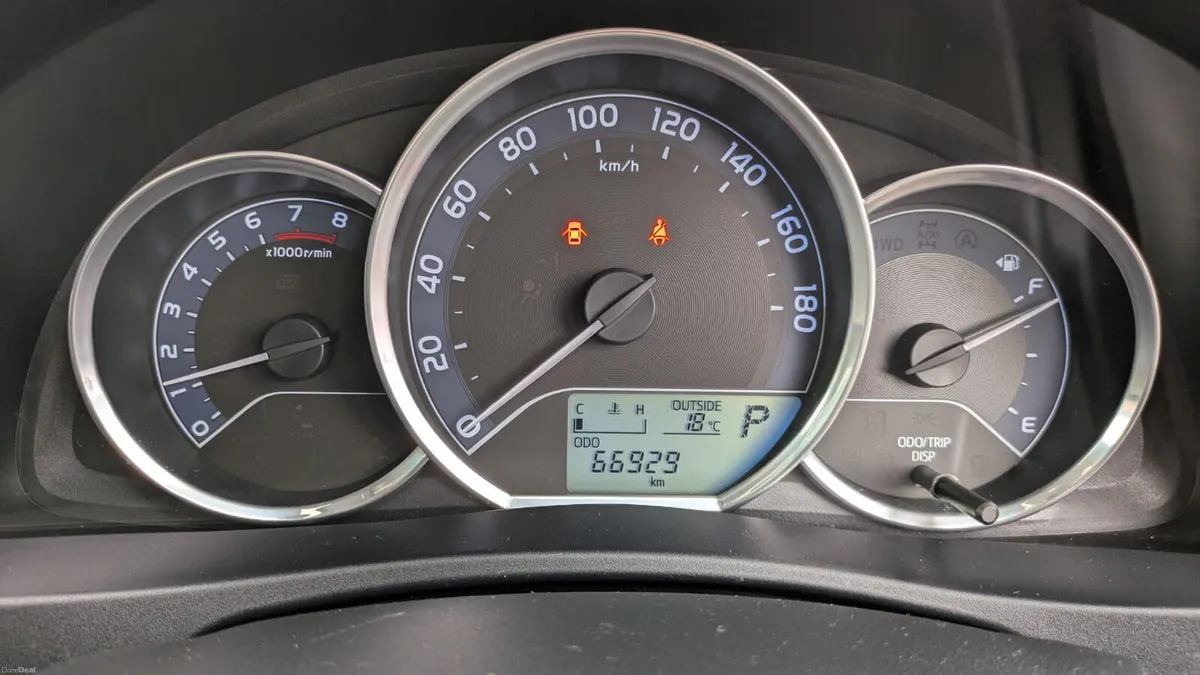 Toyota Auris 1.5 Petrol NOT HYBRID Automatic, 2017 - Image 5