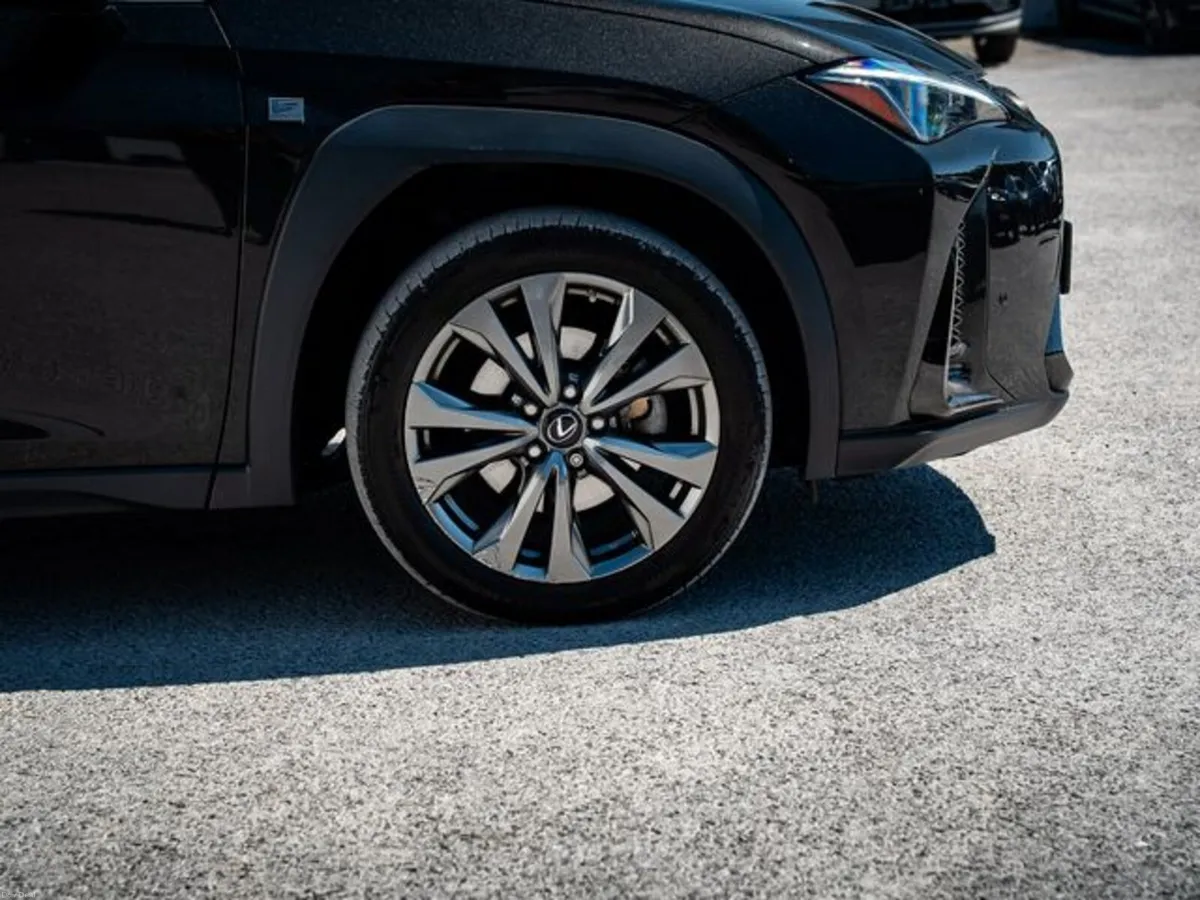 Lexus UX 250H F SPORT DESIGN - Image 4