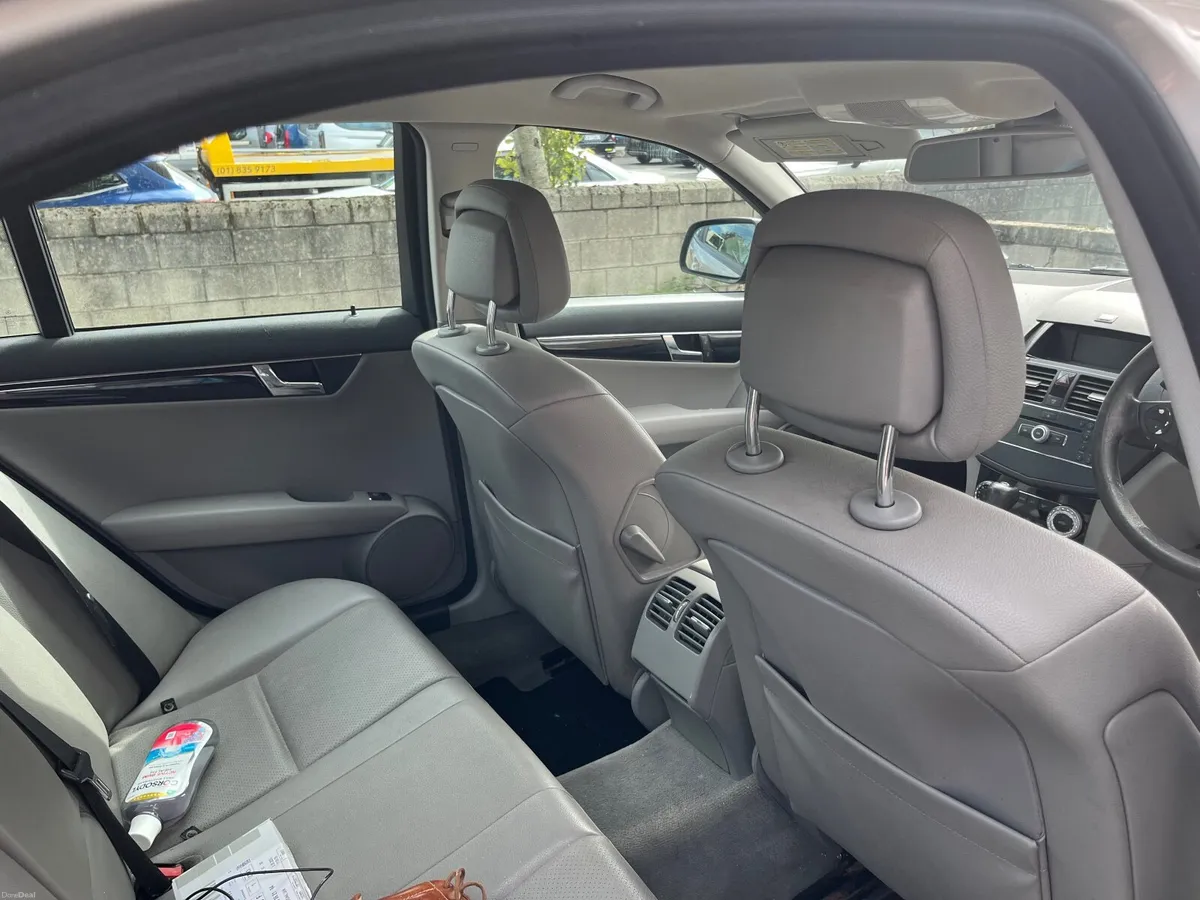 Mercedes-Benz C-Class 2008 - Image 2