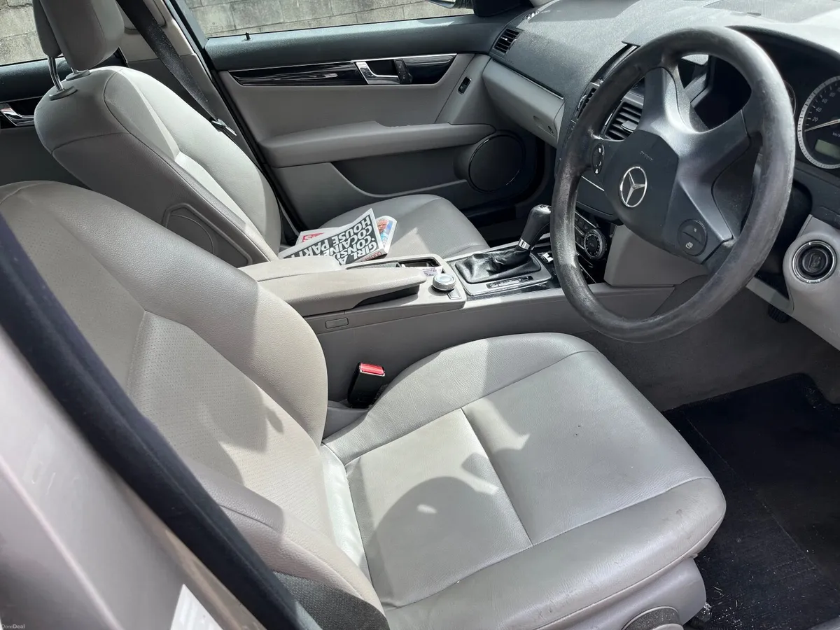Mercedes-Benz C-Class 2008 - Image 6