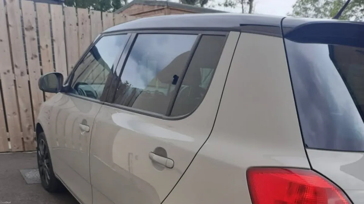 Skoda Fabia 2013 - Image 2