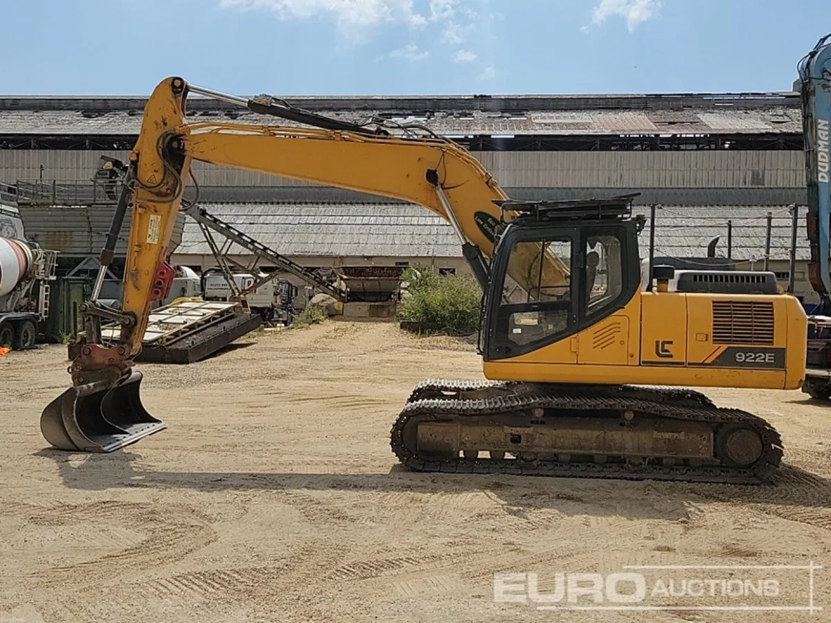 2019 LiuGong CLG922E - Image 2