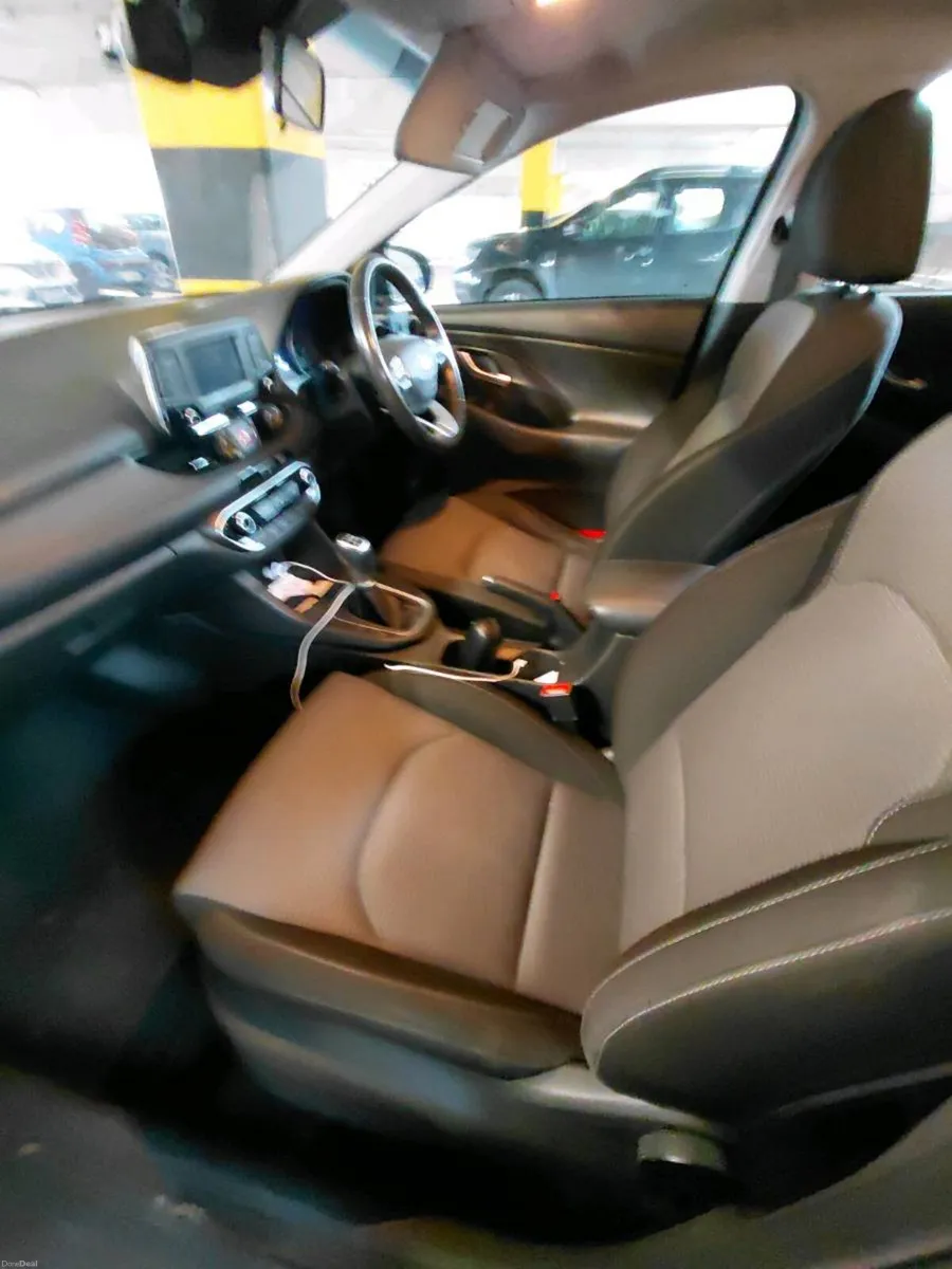 Hyundai i30 1.4 mpi Deluxe - Image 6