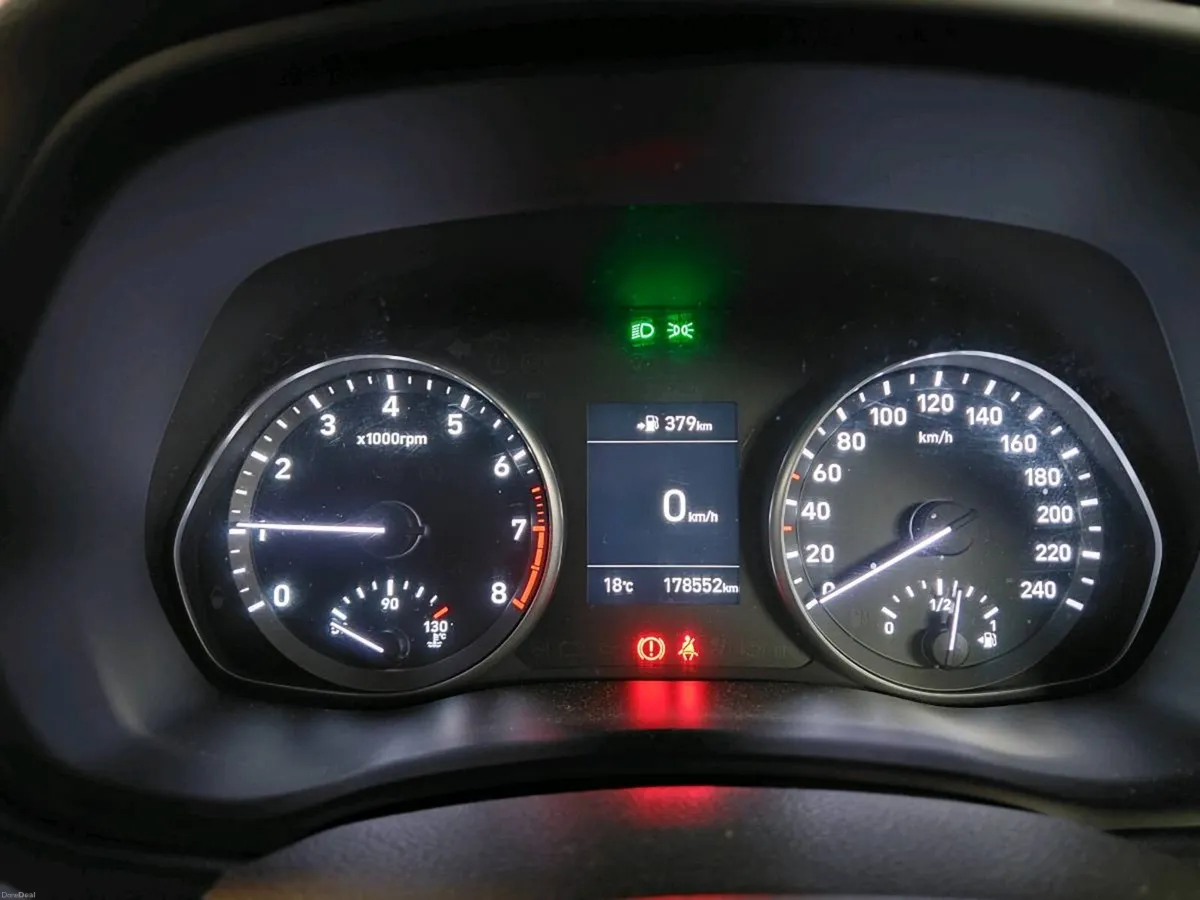 Hyundai i30 1.4 mpi Deluxe - Image 2
