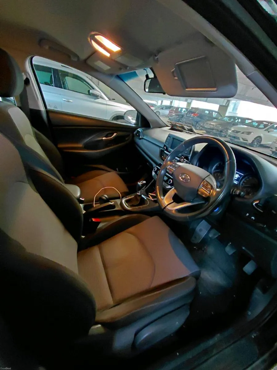 Hyundai i30 1.4 mpi Deluxe - Image 4