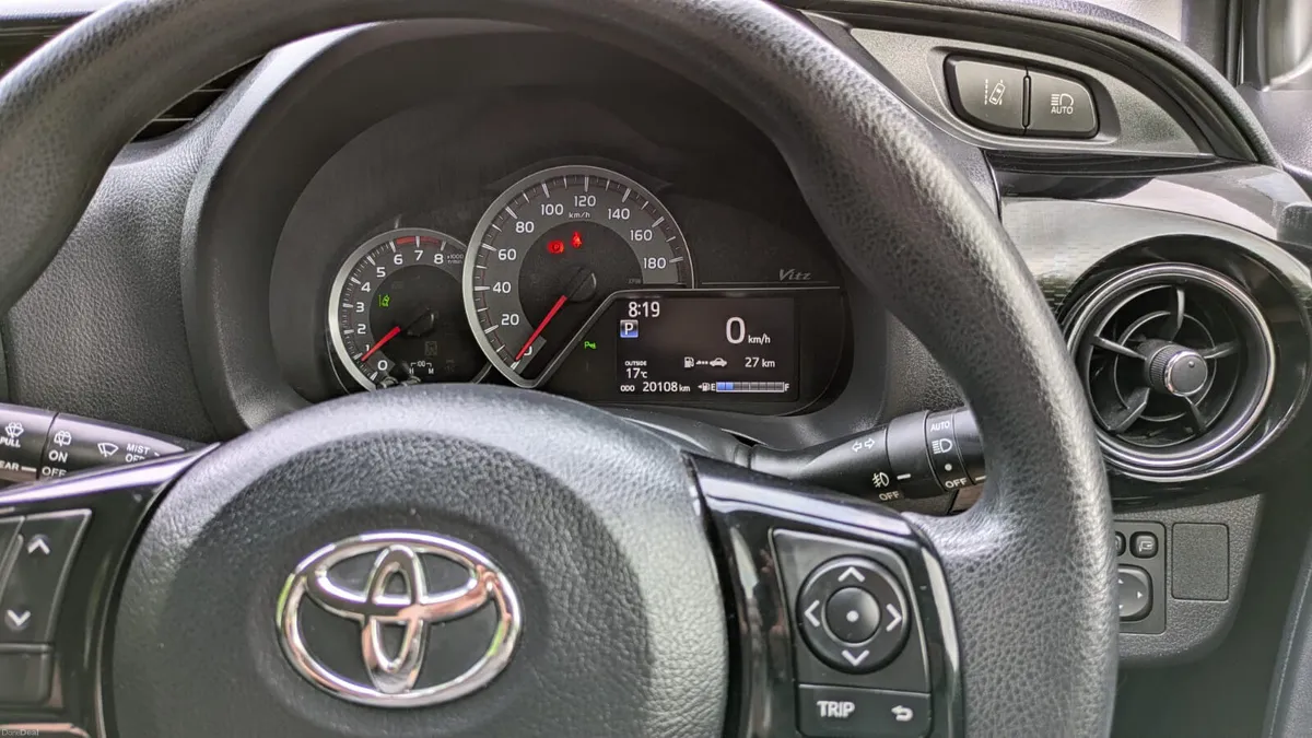 Toyota Yaris 1.3 Petrol Automatic NOT HYBRID, 2020 - Image 4