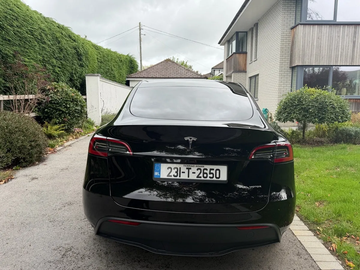 Tesla Model Y 2023 - Image 5